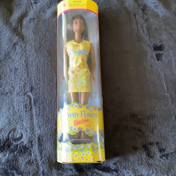 Pretty Flowers Barbie 1999 - Picture 1 of 4